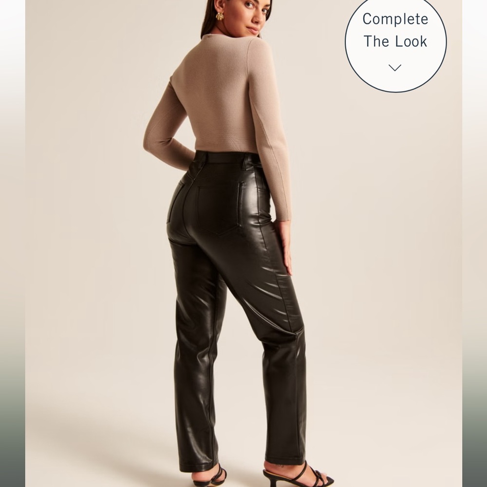 Abercrombie & Fitch Curve Love Vegan Leather 90s Straight Pant - Picture 3 of 10